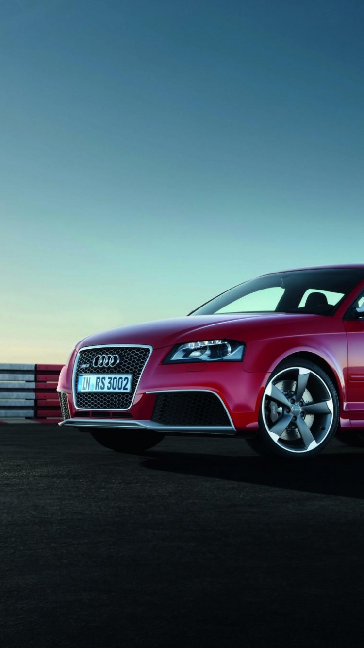 Roter Audi a 4 Auf Grauer Asphaltstraße. Wallpaper in 750x1334 Resolution