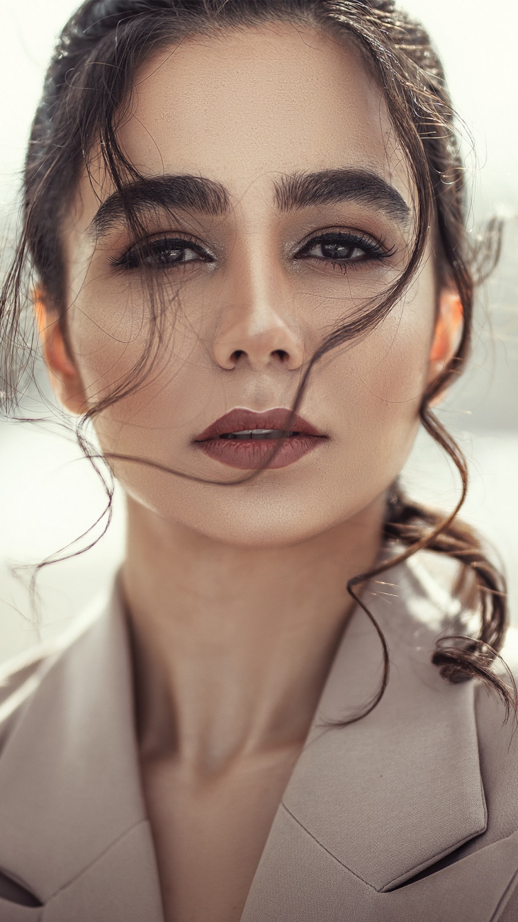 Face, Hair, Lip, Eyebrow, Facial Expression. Wallpaper in 750x1334 Resolution