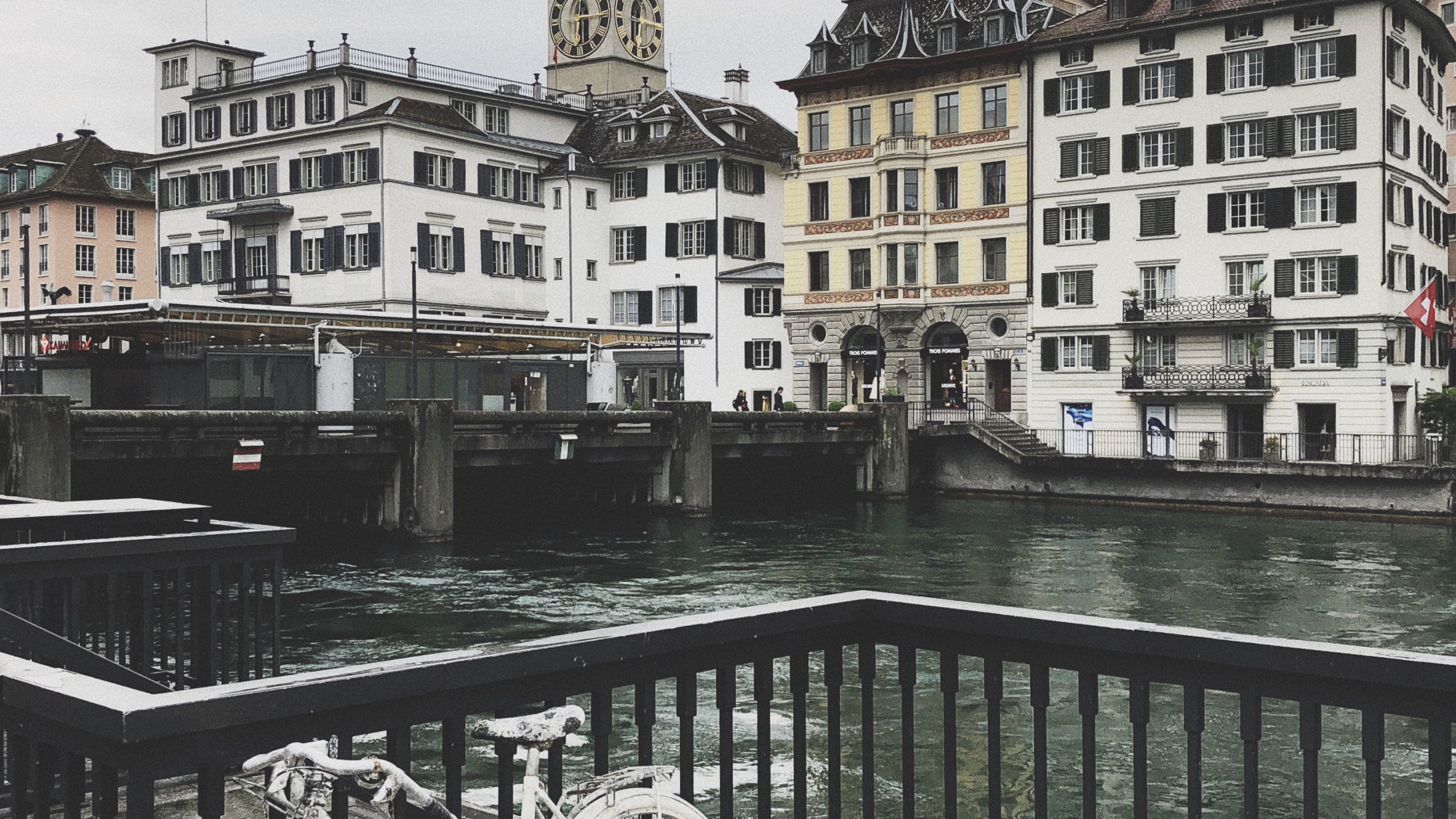 am Fluss Entlang, Wasser, Fahrrad-Rad, Fahrrad Reifen, Rad. Wallpaper in 2560x1440 Resolution