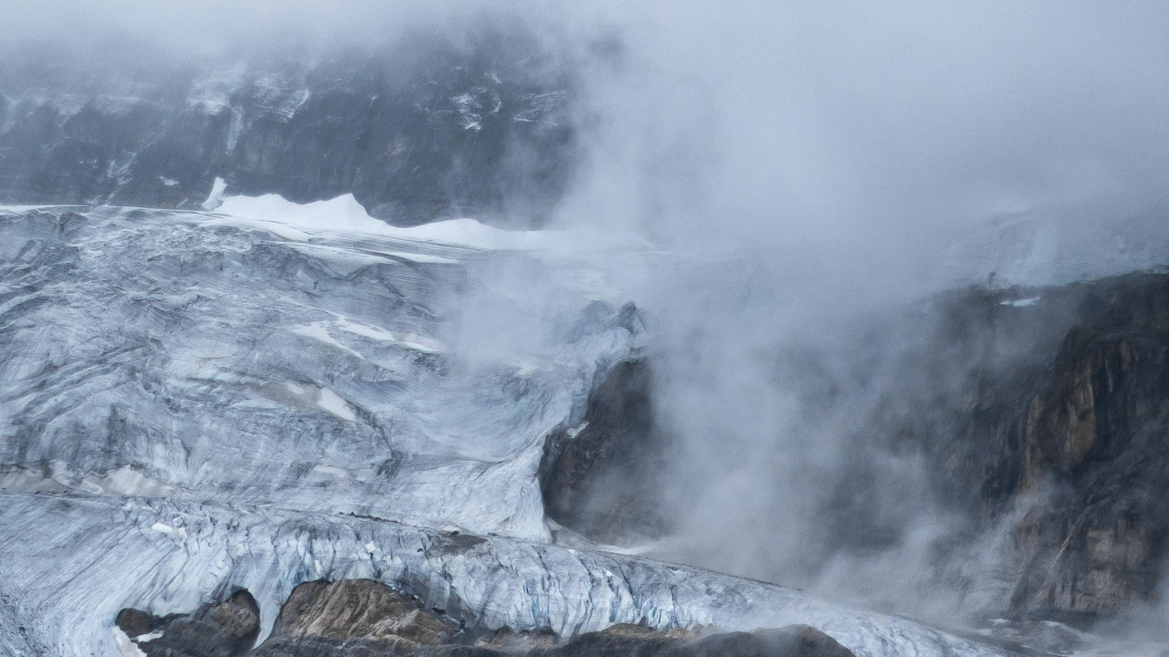 Ridge, Mountain Range, Glacial Landform, Cloud, Water. Wallpaper in 1280x720 Resolution