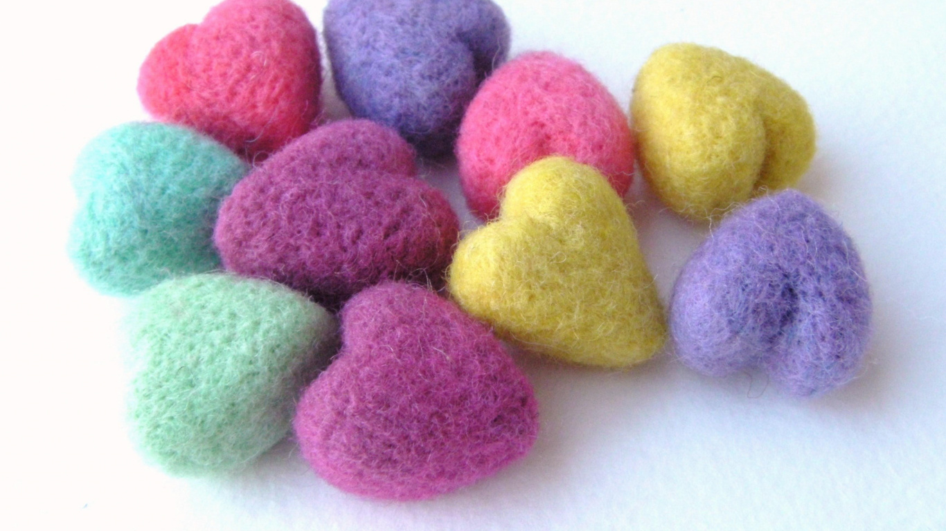 Yellow Pink and Blue Round Candies. Wallpaper in 1366x768 Resolution