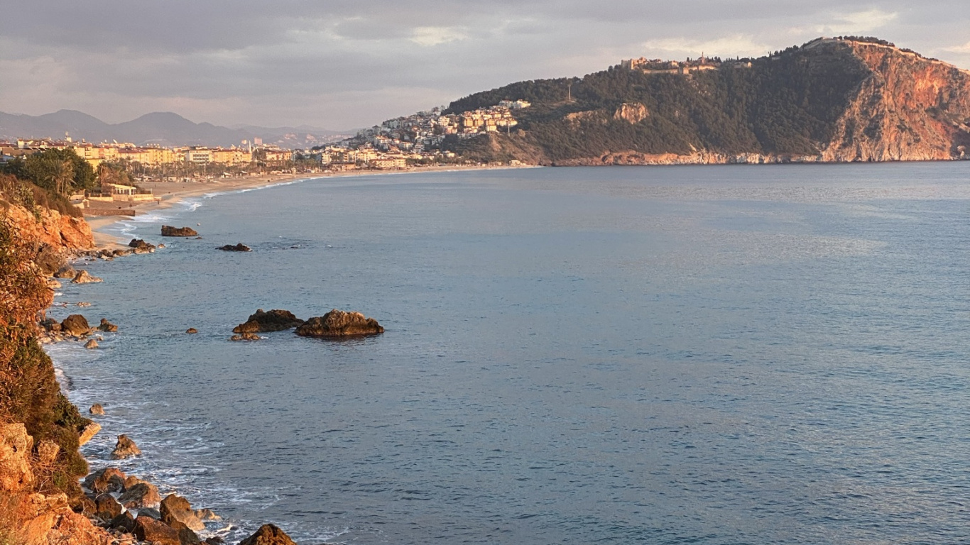 Sea, Water, Cloud, Water Resources, Mountain. Wallpaper in 1366x768 Resolution