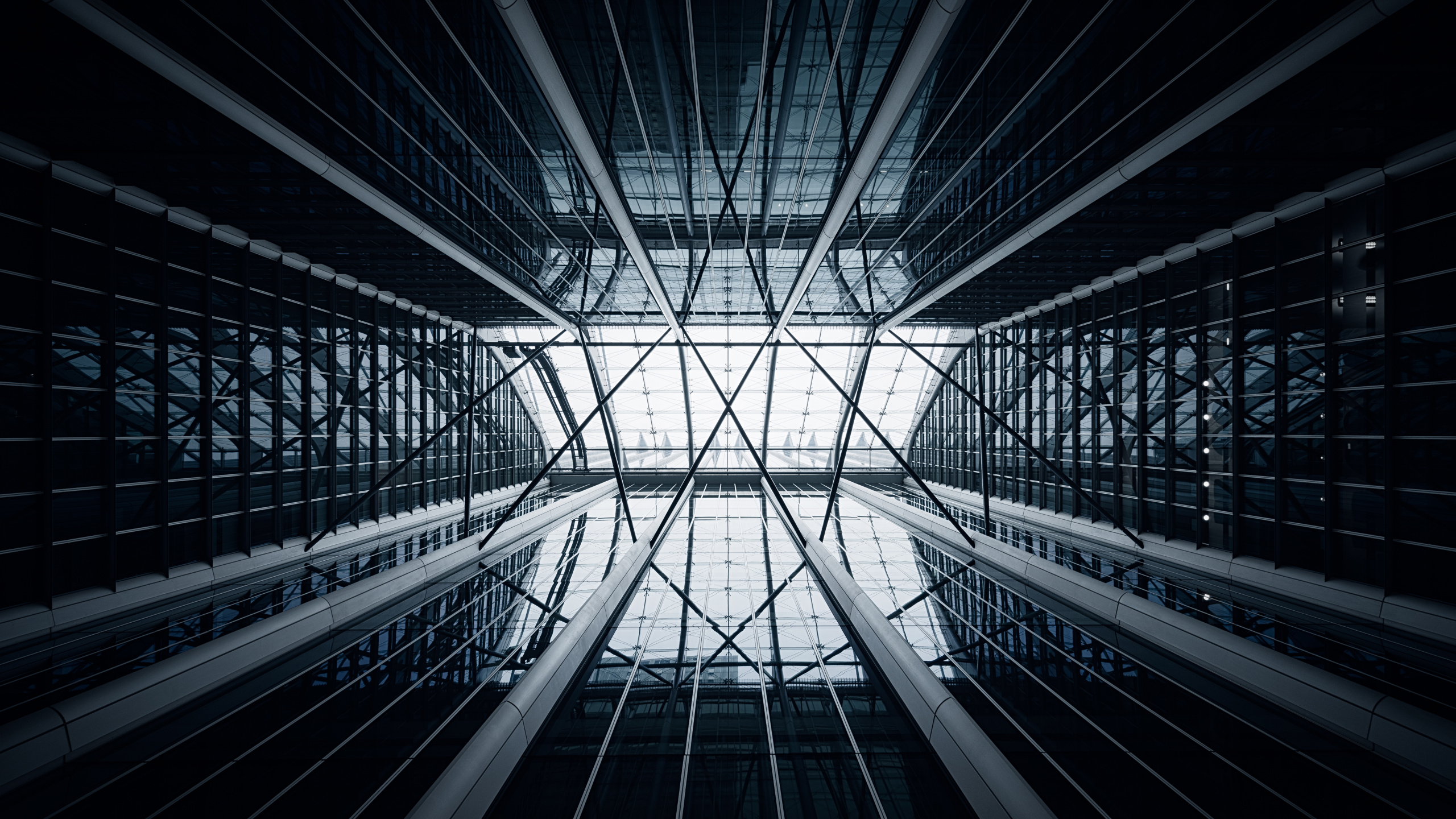 White Metal Framed Glass Building. Wallpaper in 2560x1440 Resolution