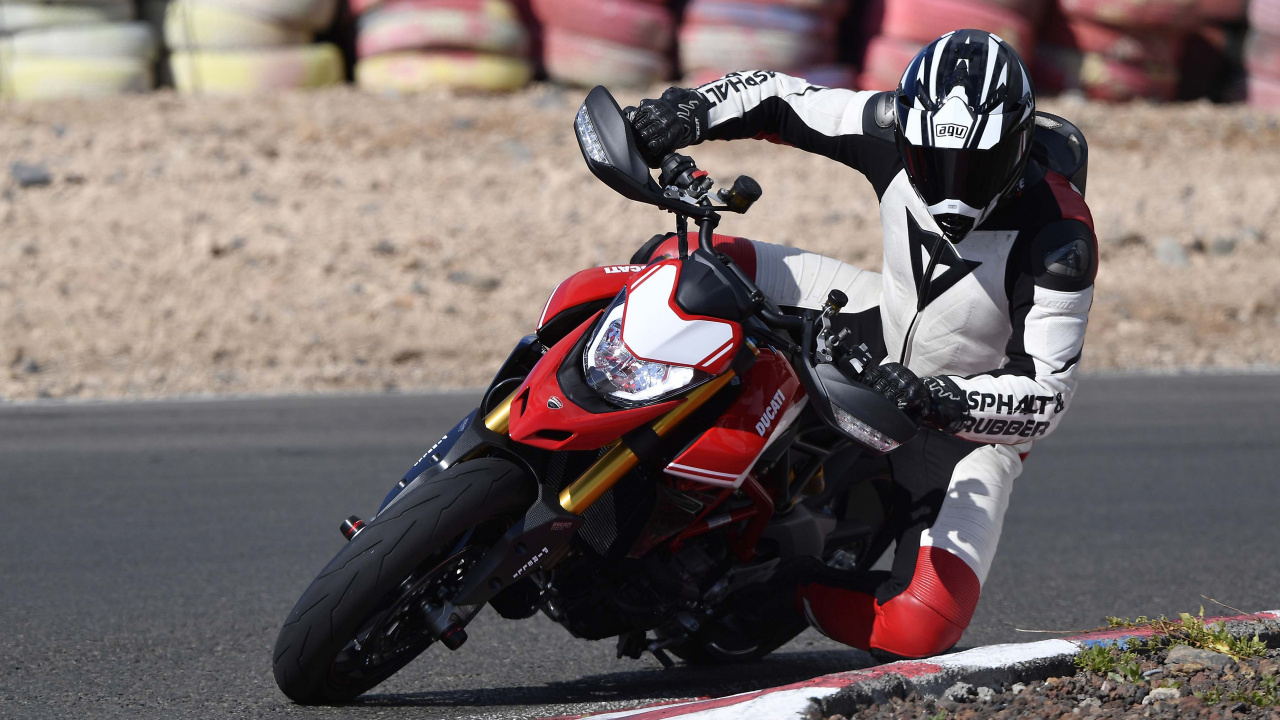 Ducati Hypermotard 950 2019, Ducati Hypermotard 950, Ducati, Ducati Desmosedici, Ducati Monster. Wallpaper in 1280x720 Resolution