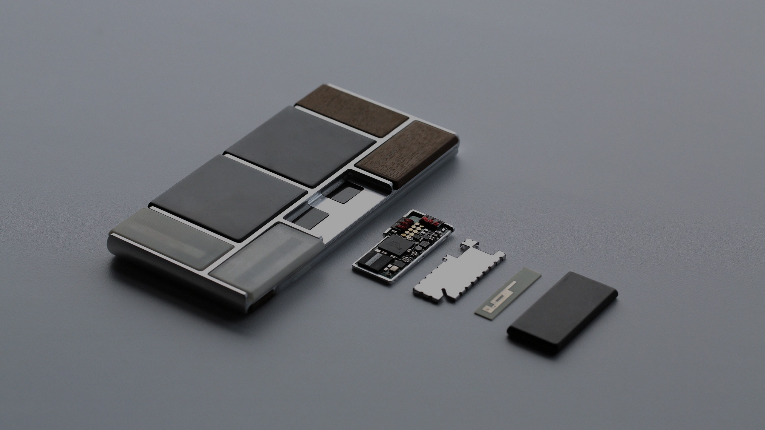 Ordinateurs Portables Argent et Noir. Wallpaper in 2560x1440 Resolution