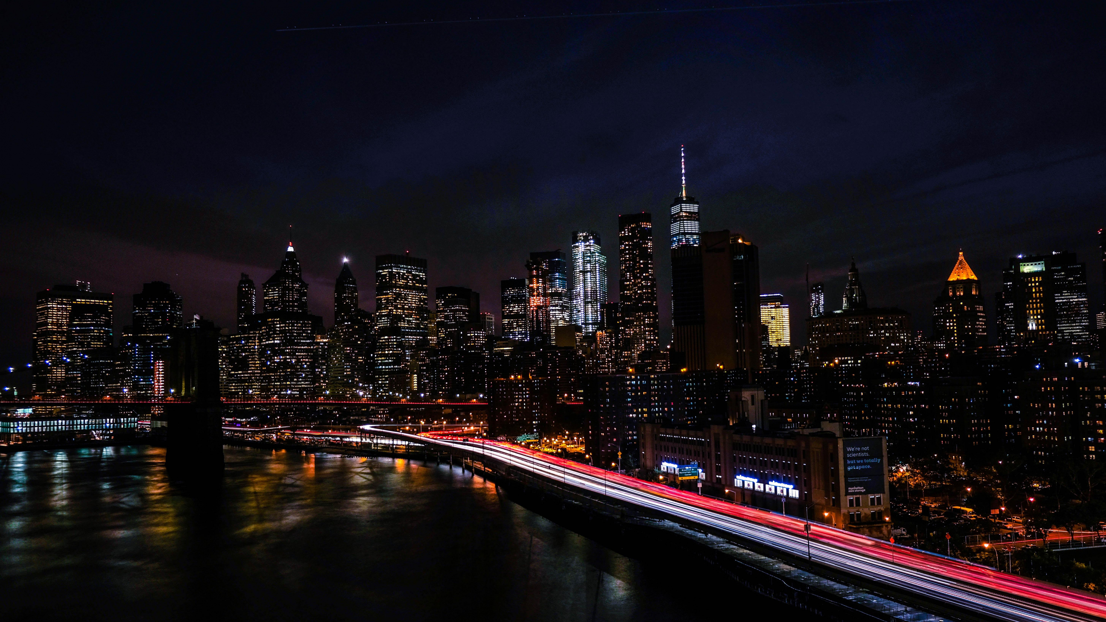 Horizonte de la Ciudad Durante la Noche. Wallpaper in 3840x2160 Resolution