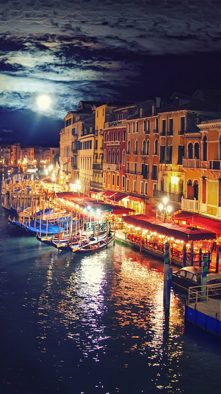 Boat on River Near Buildings During Night Time. Wallpaper in 750x1334 Resolution