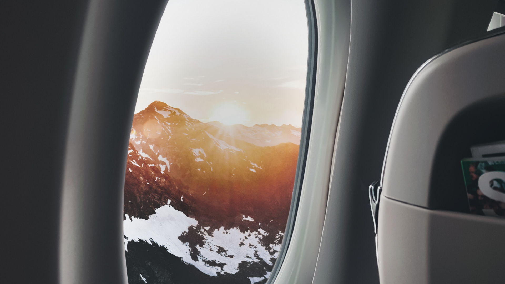 Vue Depuis la Fenêtre de L'avion Sur Les Nuages Pendant la Journée. Wallpaper in 1920x1080 Resolution