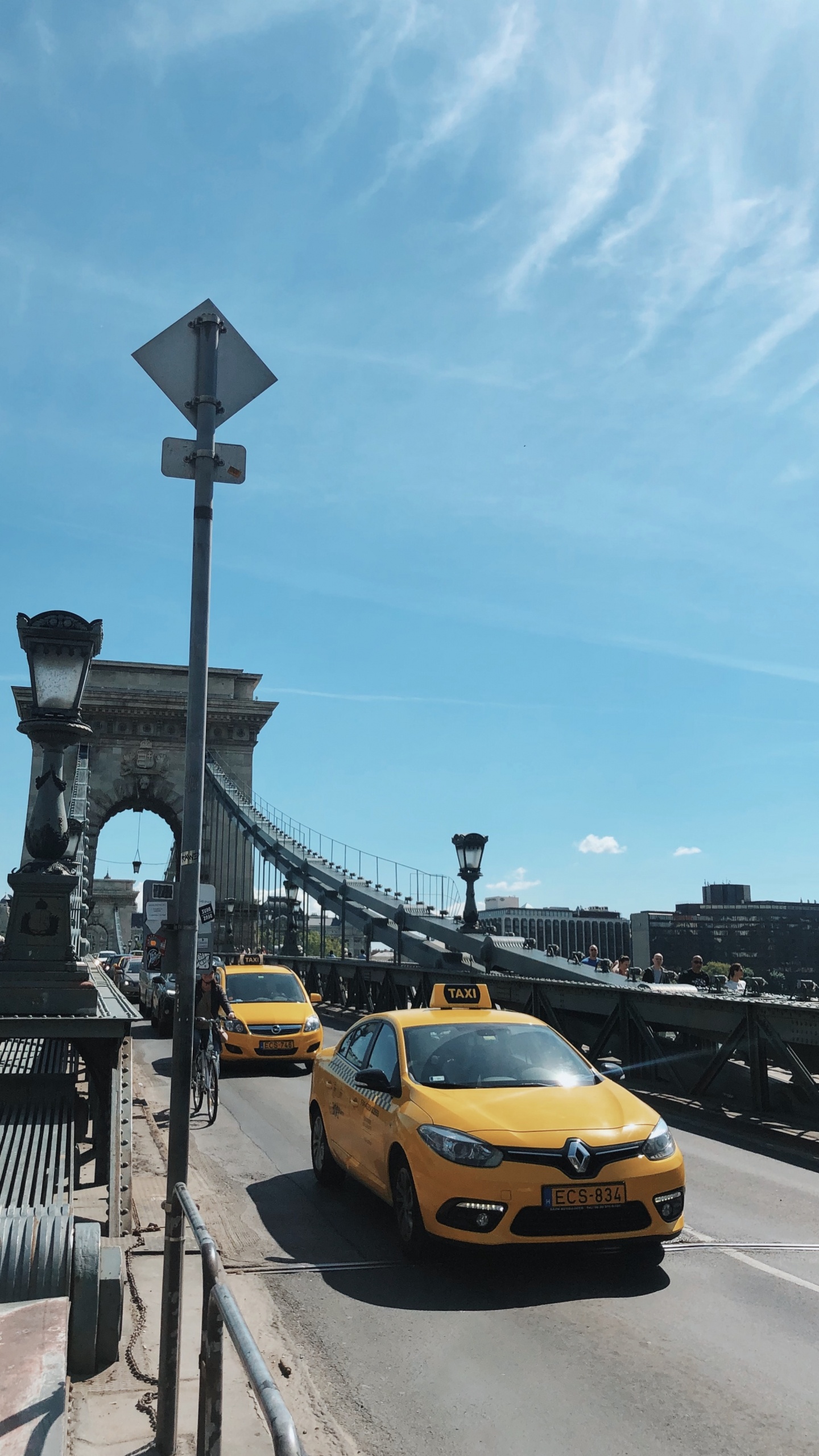 Chain Bridge, König, Szchenyi Chain Bridge, Transport, Road. Wallpaper in 1440x2560 Resolution