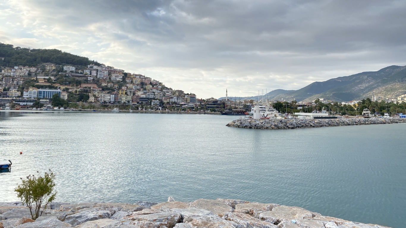 Kizilkule, Water, Cloud, Mountain, Lake. Wallpaper in 1366x768 Resolution