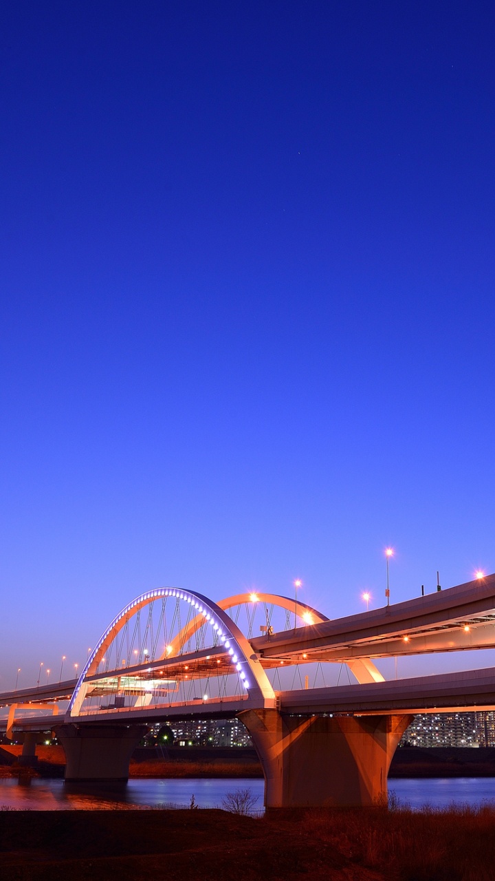Pont Blanc Sous Ciel Bleu Pendant la Journée. Wallpaper in 720x1280 Resolution