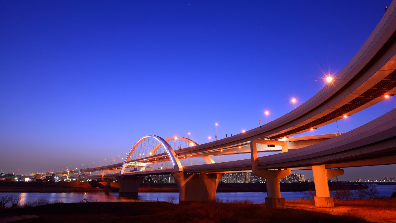 White Bridge Under Blue Sky During Daytime. Wallpaper in 1366x768 Resolution