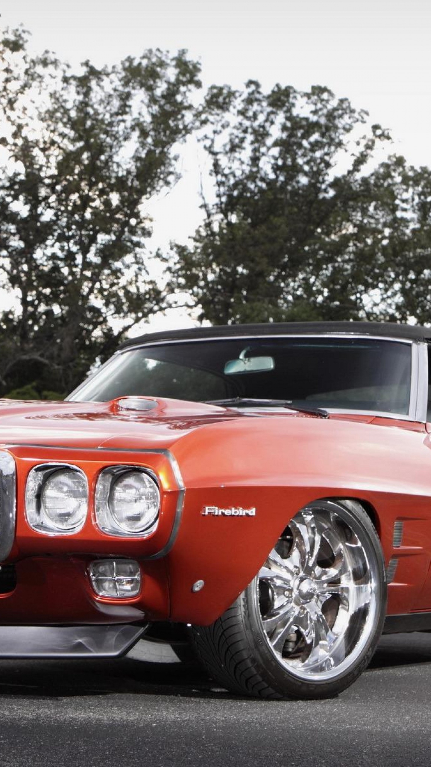 Red Mercedes Benz Convertible Coupe Parked on Gray Asphalt Road During Daytime. Wallpaper in 1440x2560 Resolution