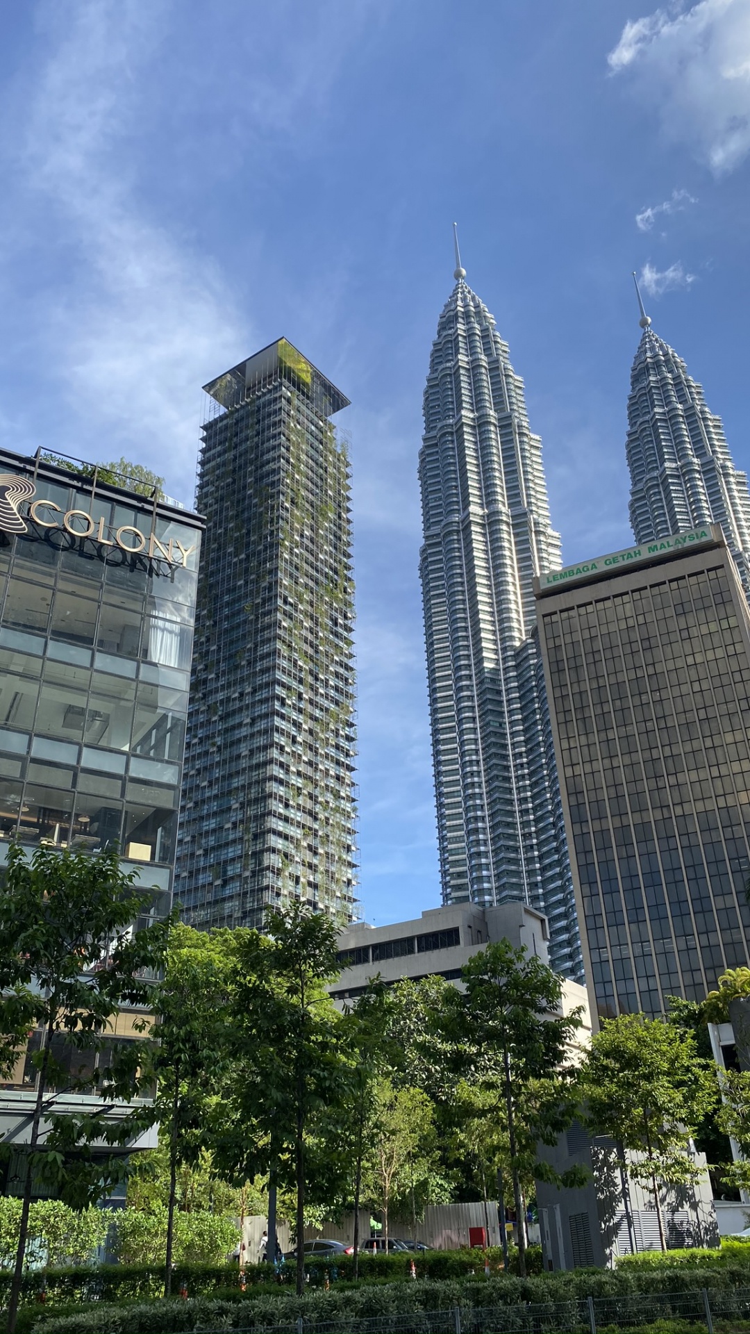 Petronas Towers, Kuala Lumpur, Malaysia, Daytime, Tower Block. Wallpaper in 1080x1920 Resolution