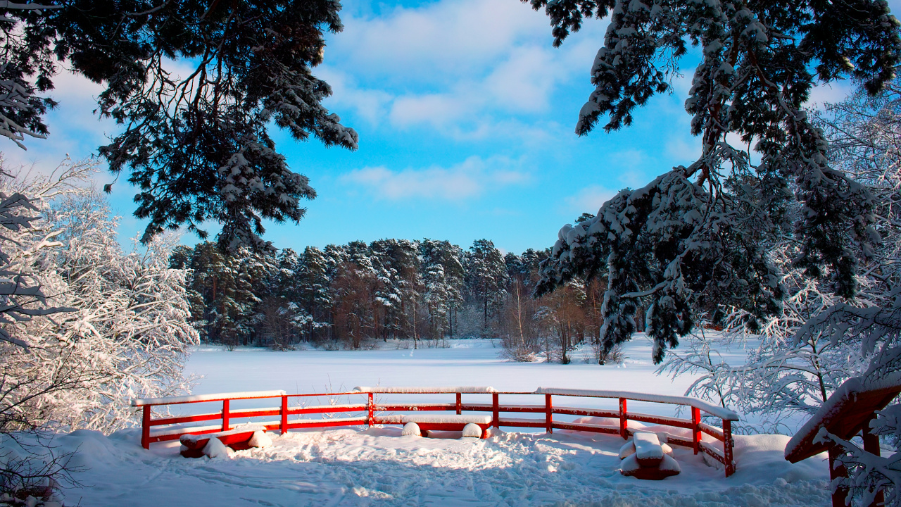 Red and White Bridge Over River. Wallpaper in 1280x720 Resolution