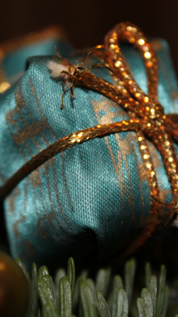 Cadeau de Noël, Le Jour De Noël, Ornement de Noël, Décoration de Noël, Blue. Wallpaper in 750x1334 Resolution