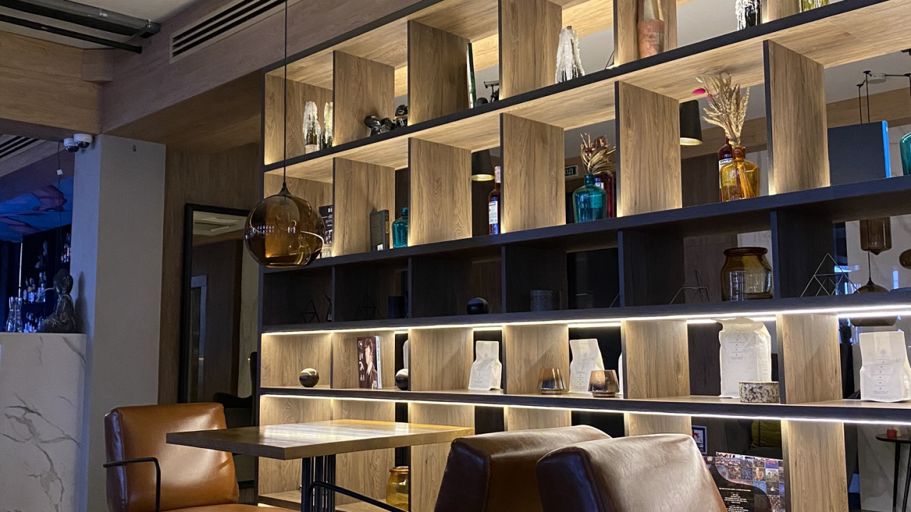 Innenarchitektur, Wohnzimmer, Zimmer, Regal, Etage. Wallpaper in 1280x720 Resolution