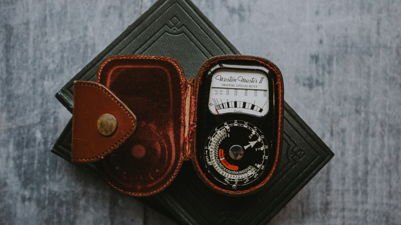 Black and Brown Leather Bifold Wallet. Wallpaper in 1366x768 Resolution