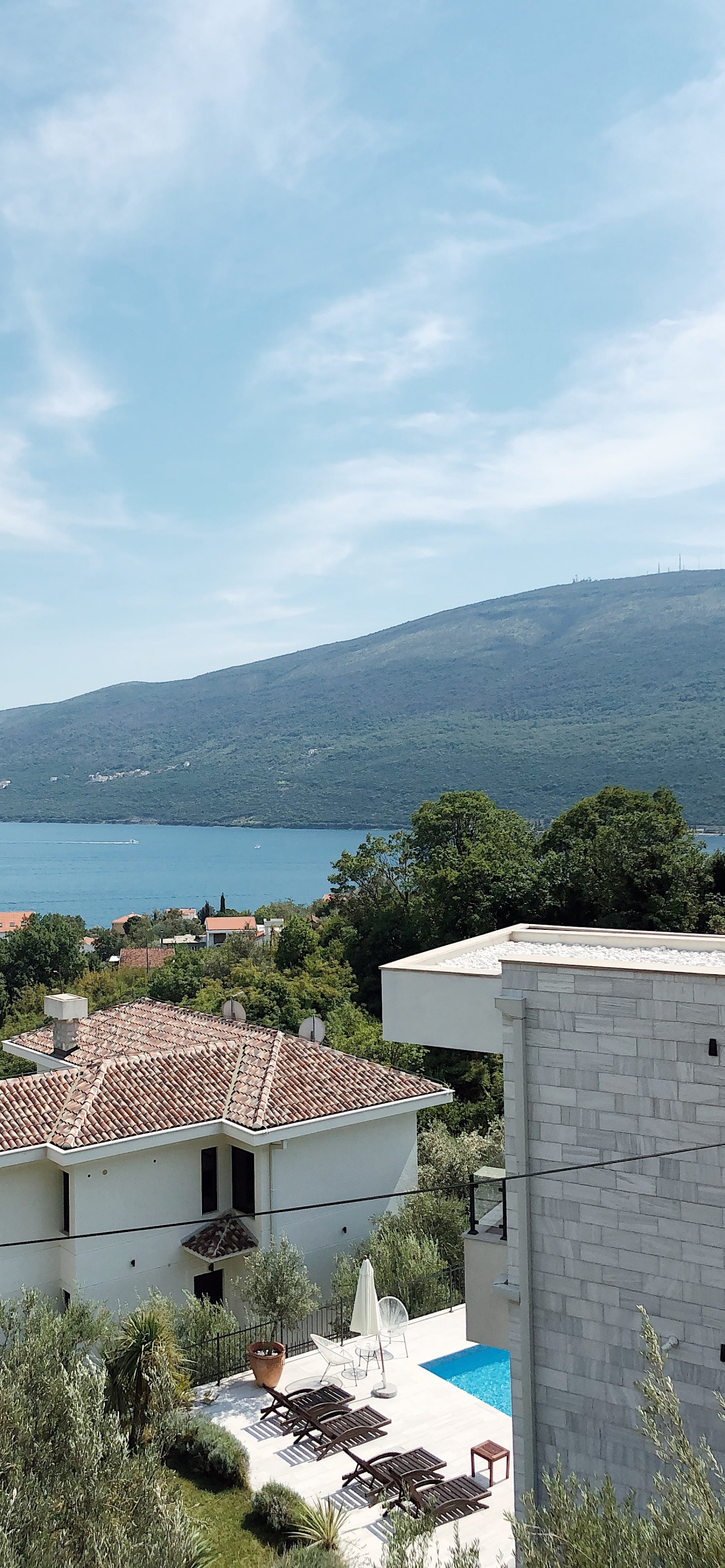 房地产, 高地, 的房子, 屋顶, 土地很多 壁纸 1242x2688 允许