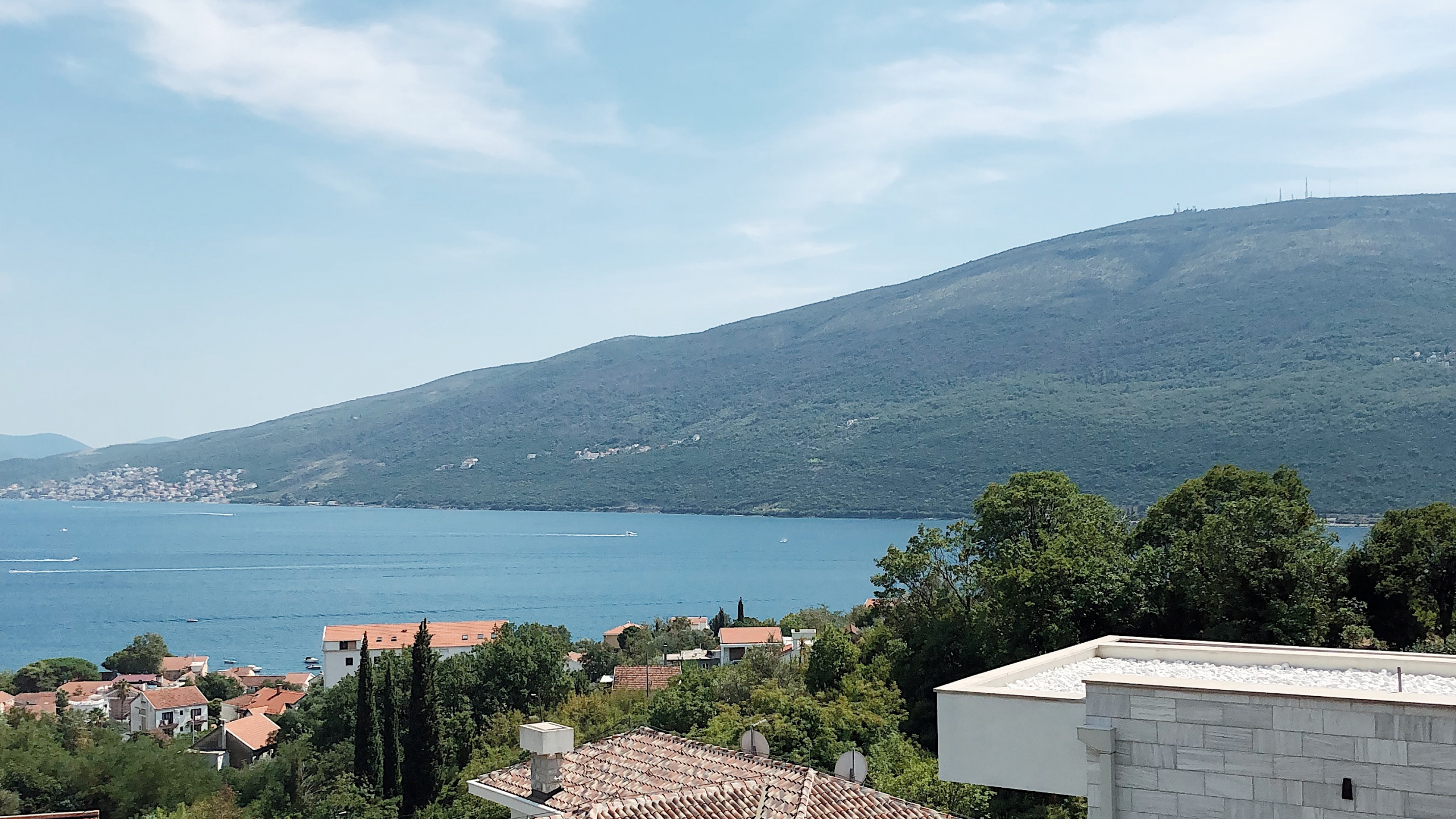 房地产, 高地, 的房子, 屋顶, 土地很多 壁纸 2560x1440 允许