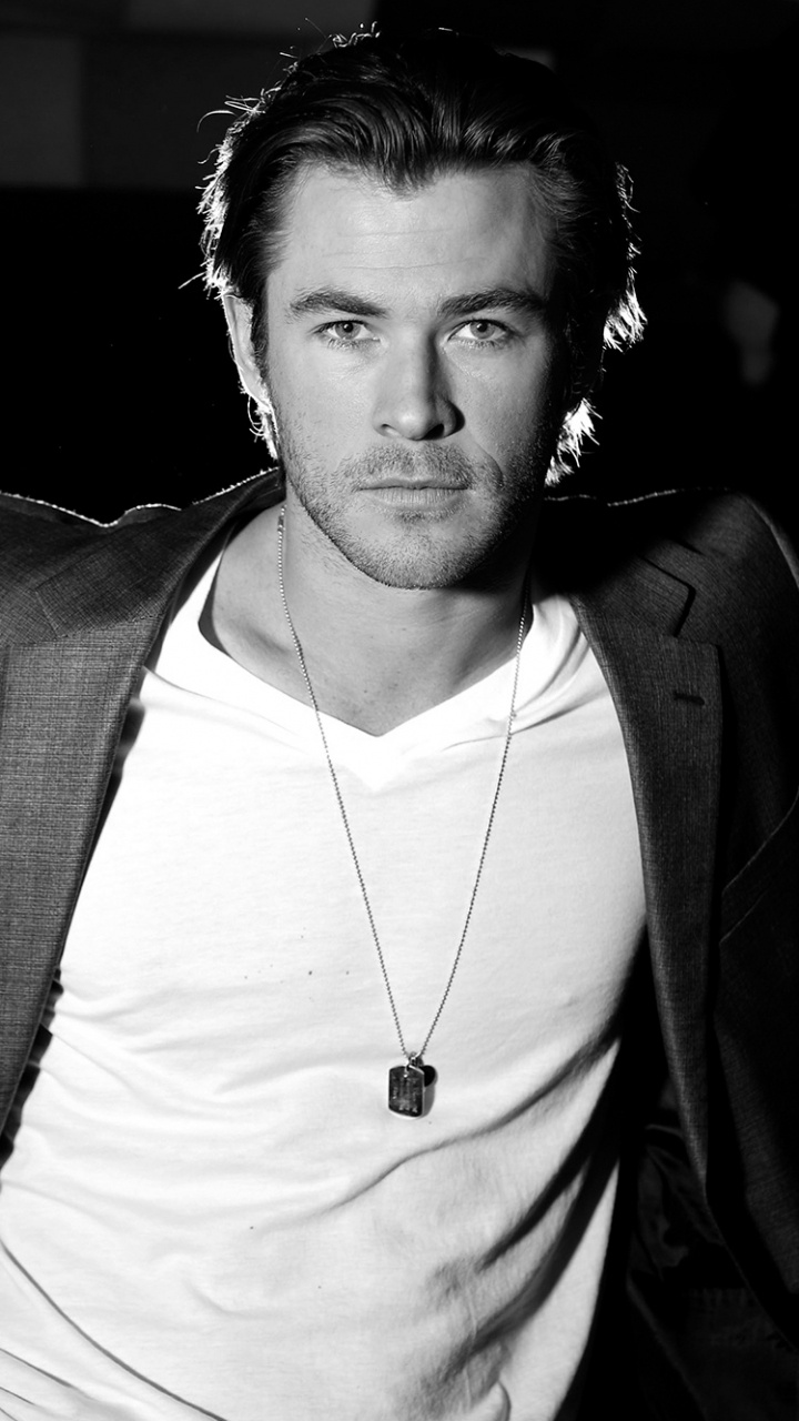 Chris Hemsworth, Thors, Schauspieler, Schwarz, Herr. Wallpaper in 720x1280 Resolution