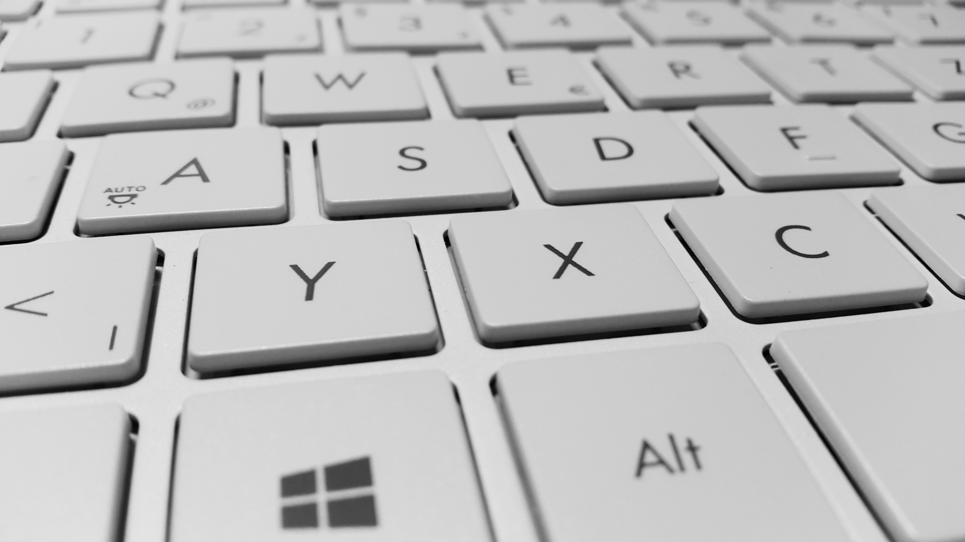 Teclado de Computadora Blanco y Negro. Wallpaper in 3840x2160 Resolution