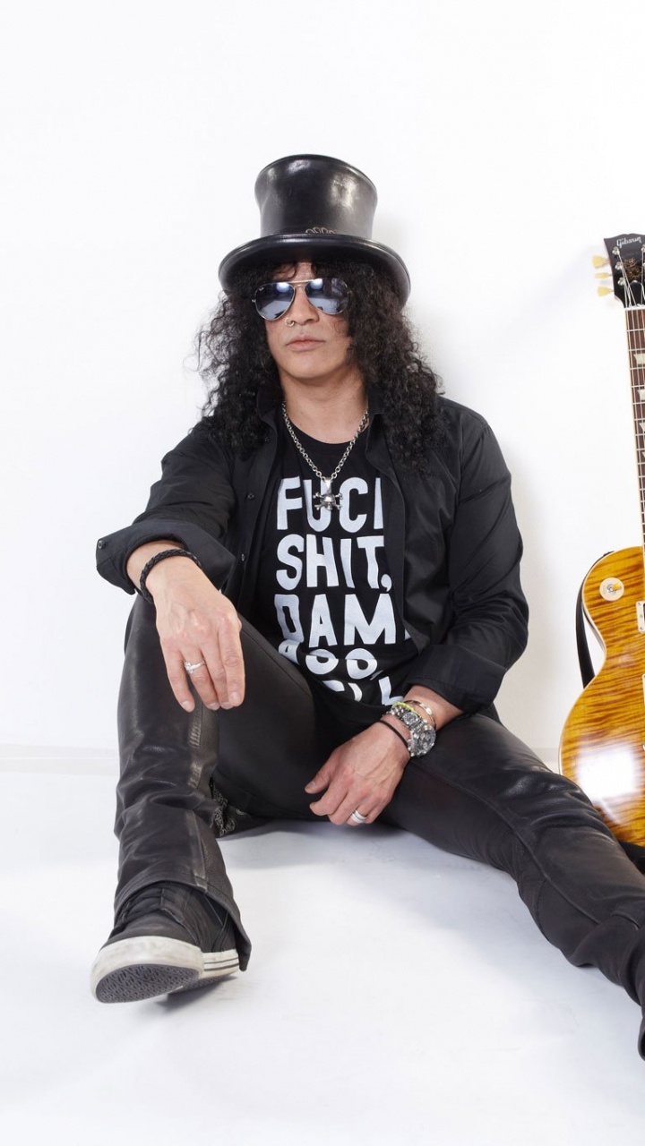 Slash, Guitar, Guns N Roses, Guitarist, String Instrument. Wallpaper in 720x1280 Resolution