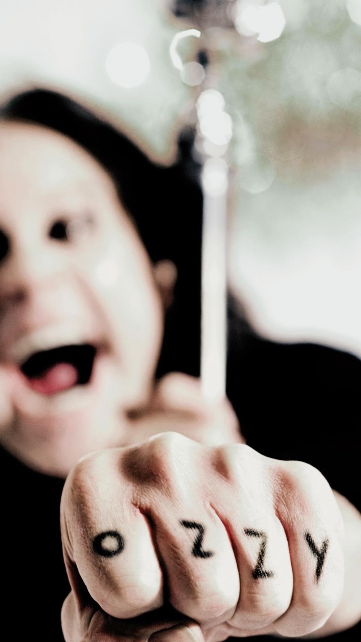 Schwermetall, Hardrock, Lächeln, Finger, Hand. Wallpaper in 720x1280 Resolution