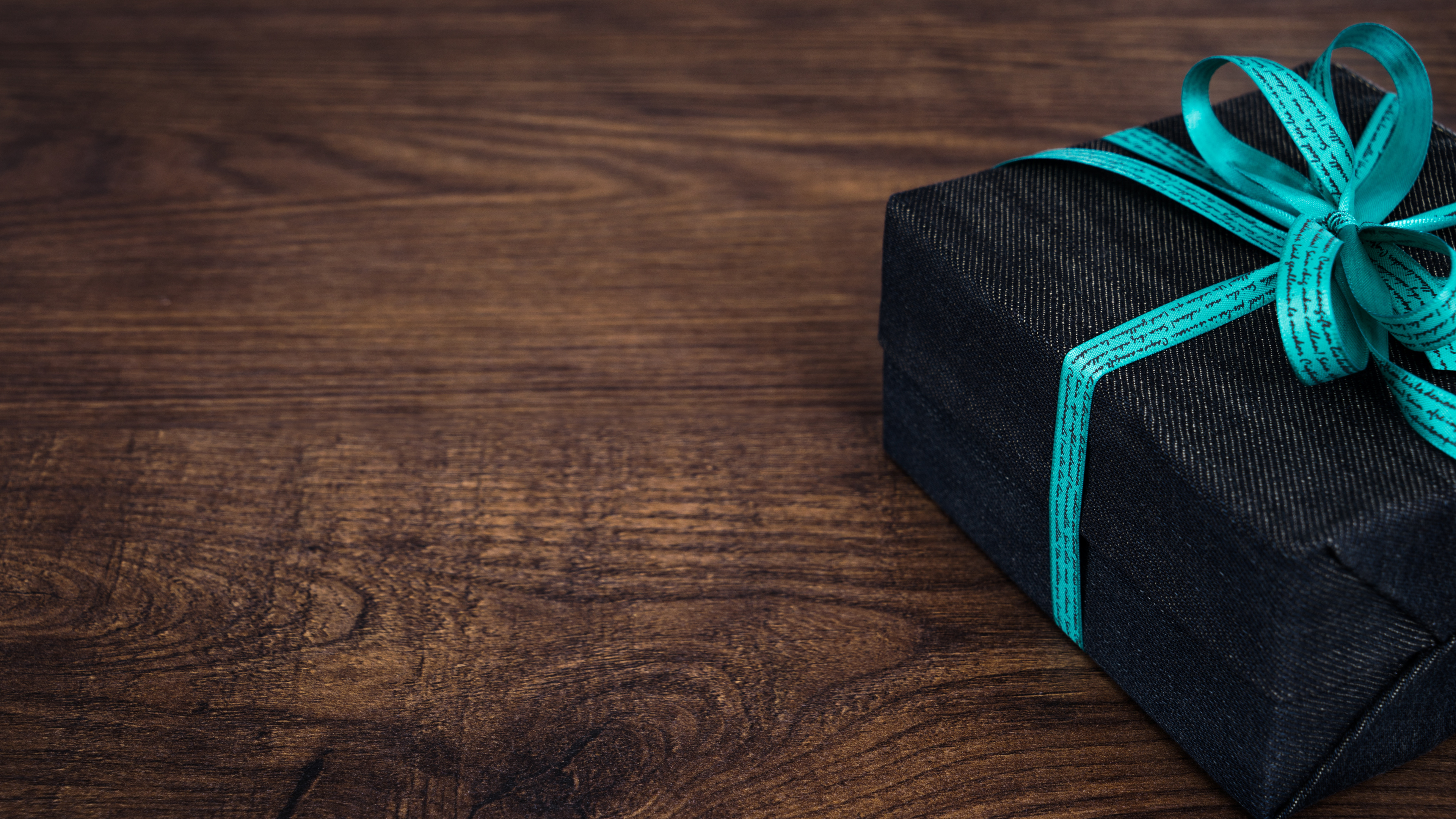 Regalo, Tarjeta de Regalo, Azul, el Suelo Laminado, de Madera. Wallpaper in 3840x2160 Resolution