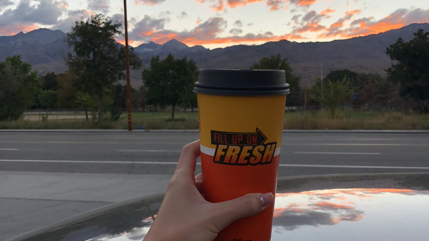 Roi, Voiture de Famille, Voyage Sur la Route, Logo, Cumulus. Wallpaper in 1366x768 Resolution
