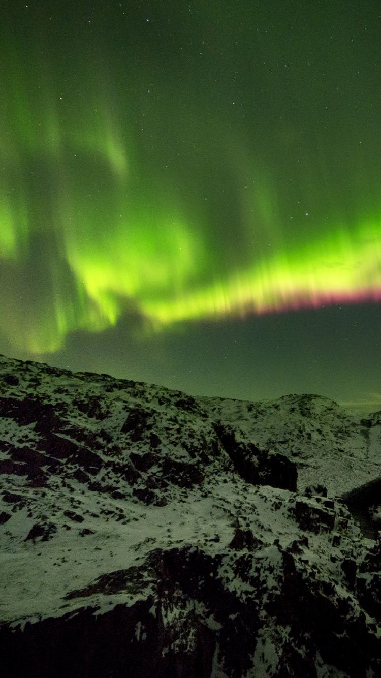 Luces de la Aurora Verde y Negra. Wallpaper in 750x1334 Resolution