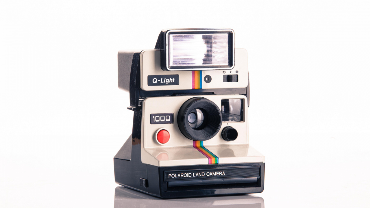 Black and White Polaroid Instant Camera. Wallpaper in 1280x720 Resolution