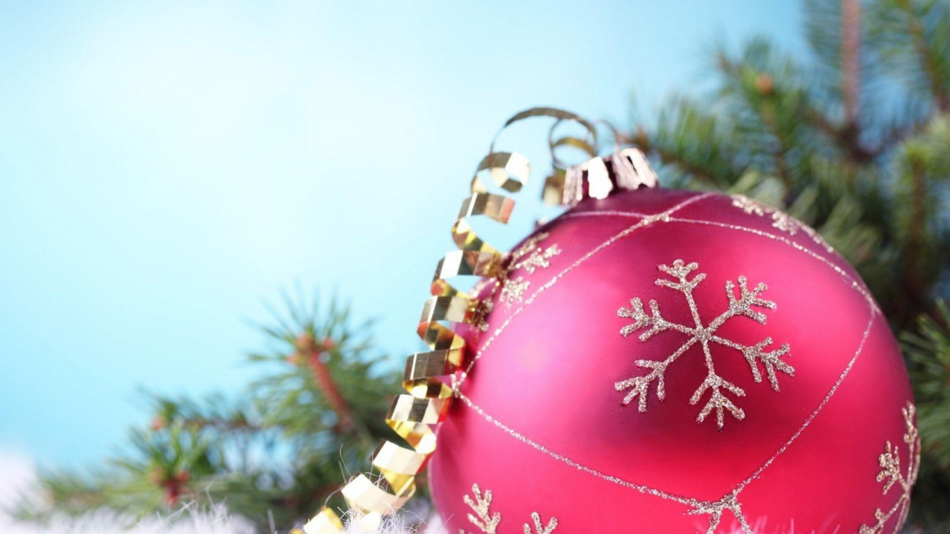 Christmas Decoration, Christmas, Christmas Tree, Tinsel. Wallpaper in 1366x768 Resolution