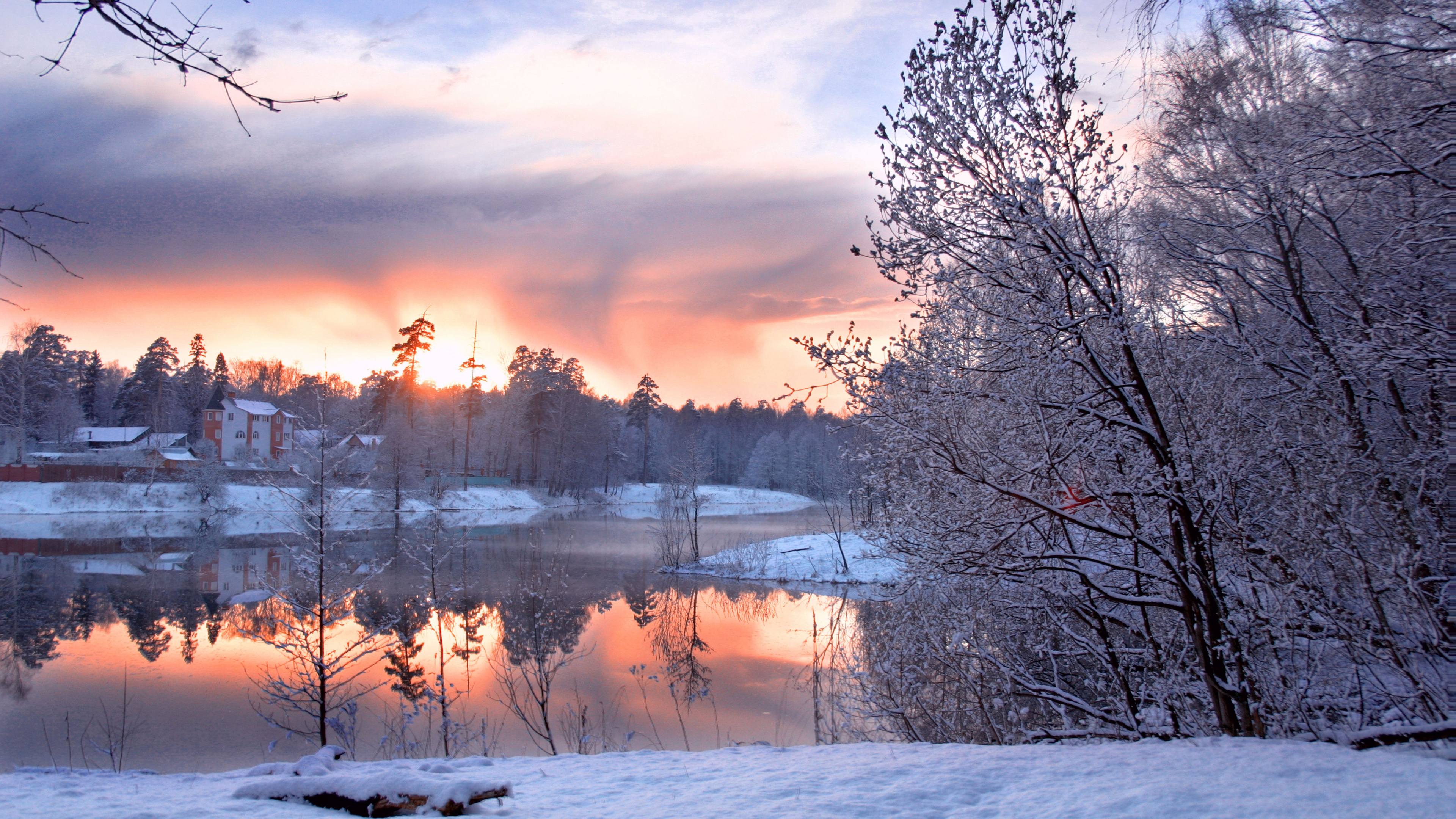 Arbres Couverts de Neige au Coucher du Soleil. Wallpaper in 3840x2160 Resolution