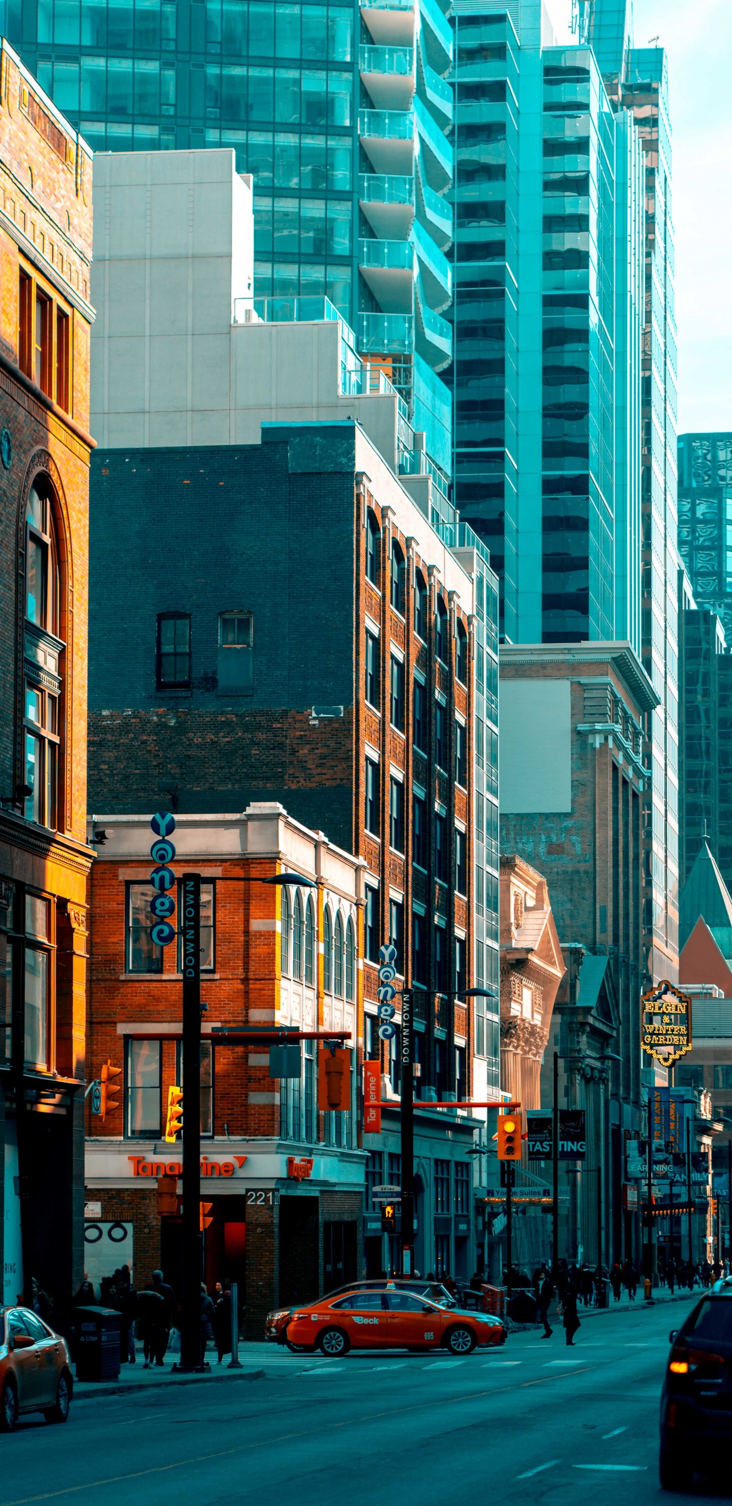 Bâtiments en Béton Marron et Blanc Pendant la Journée. Wallpaper in 1440x2960 Resolution