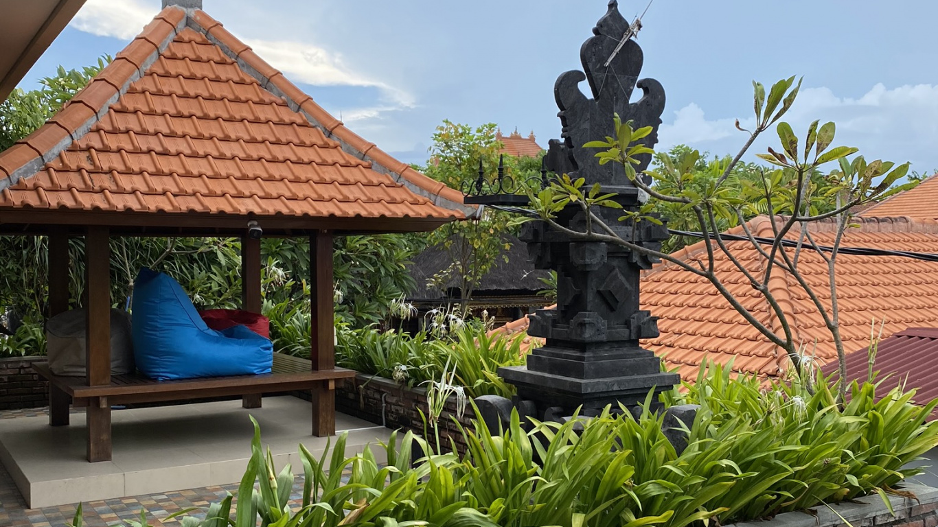 Roof, Science, Biology, Finial, Sculpture. Wallpaper in 1366x768 Resolution