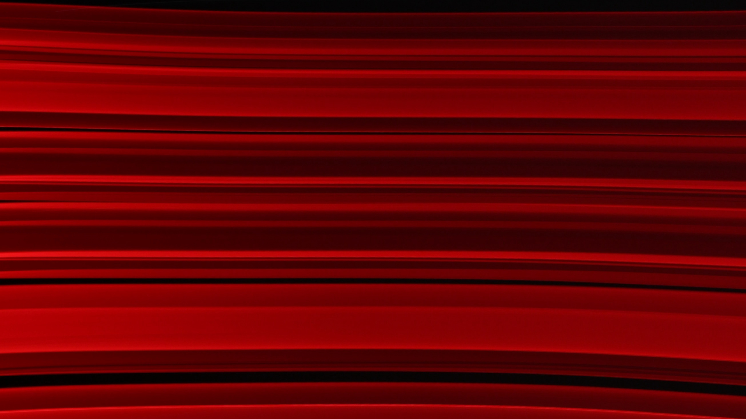 Red and White Light Streaks. Wallpaper in 2560x1440 Resolution