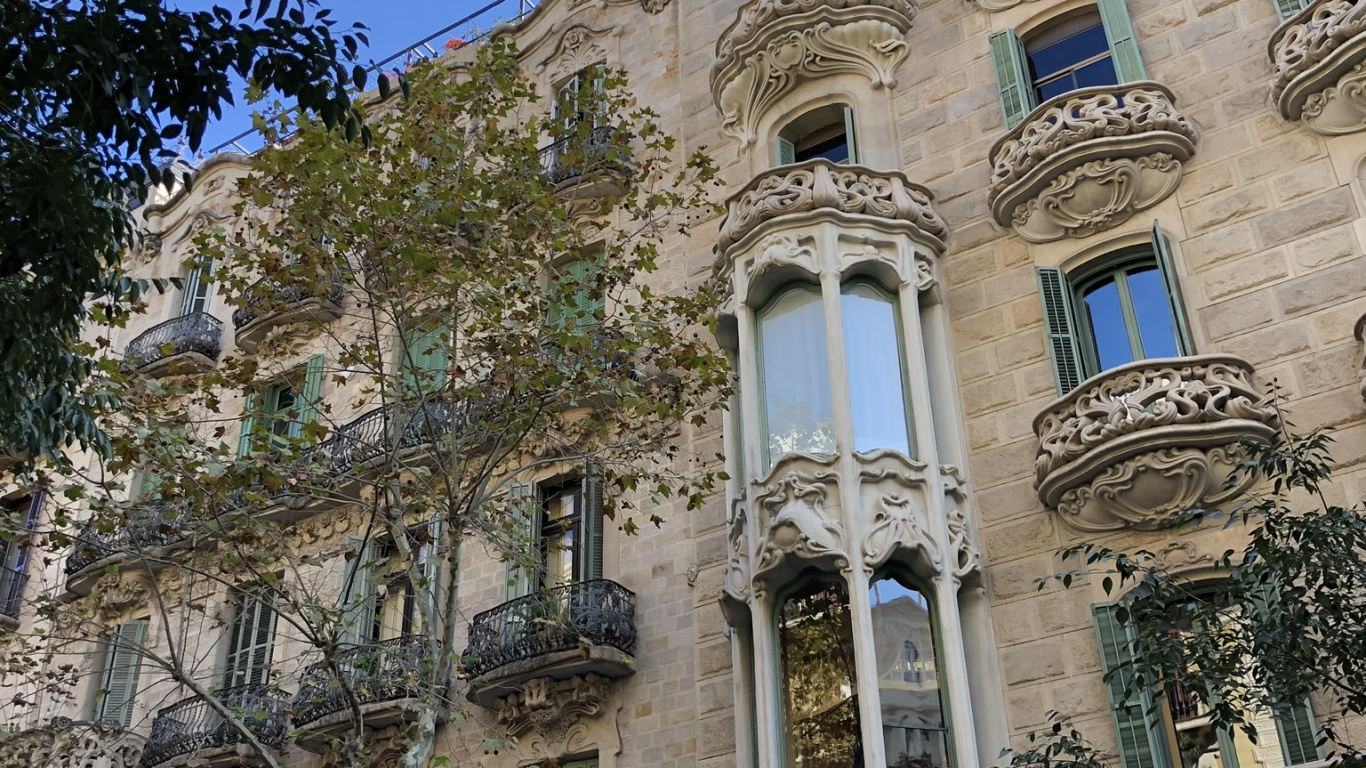 Barcelone, Fenêtre, Façade, Bâtiment, Immobilier. Wallpaper in 1366x768 Resolution