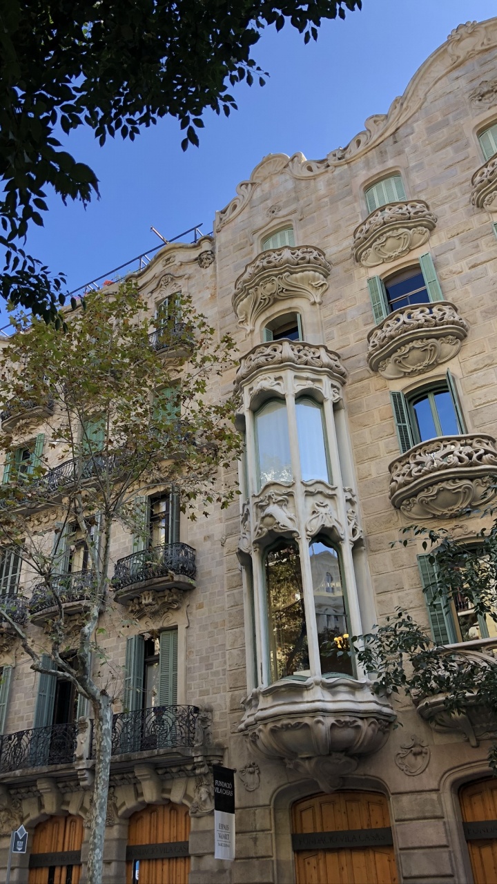 Barcelone, Fenêtre, Façade, Bâtiment, Immobilier. Wallpaper in 720x1280 Resolution