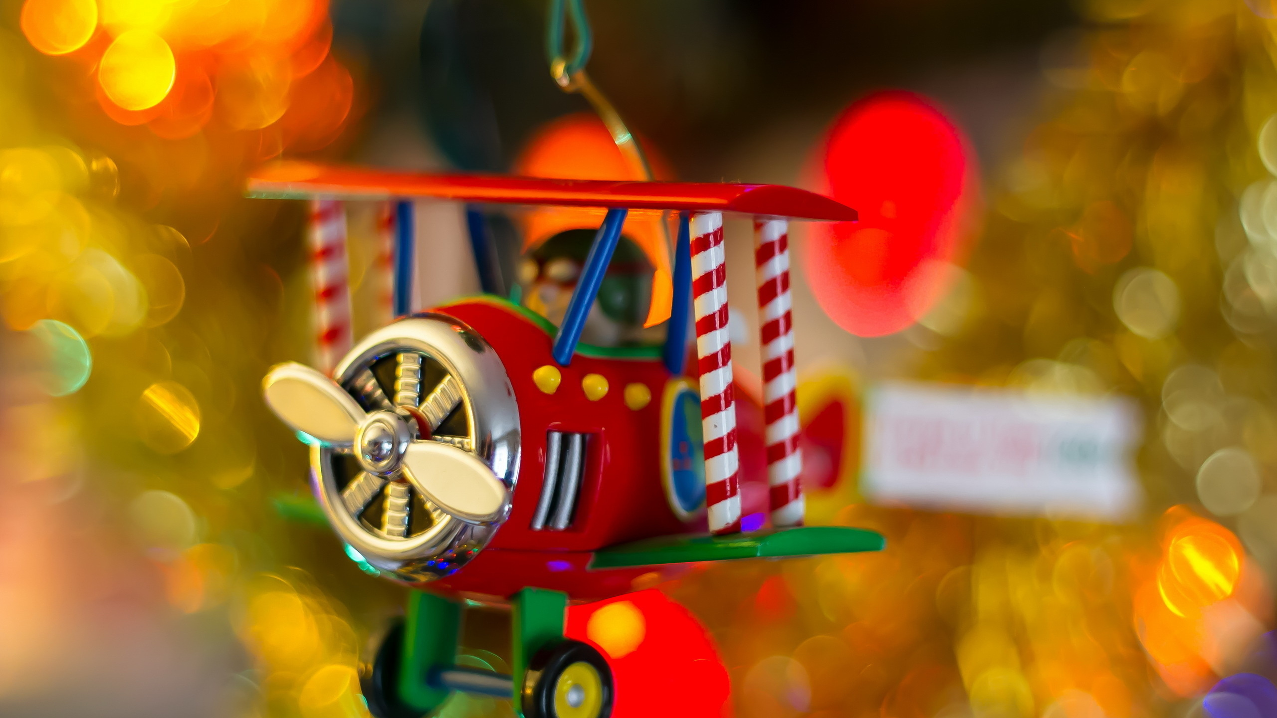 Christmas Toy, Christmas Day, Christmas, Red, Christmas Ornament. Wallpaper in 2560x1440 Resolution