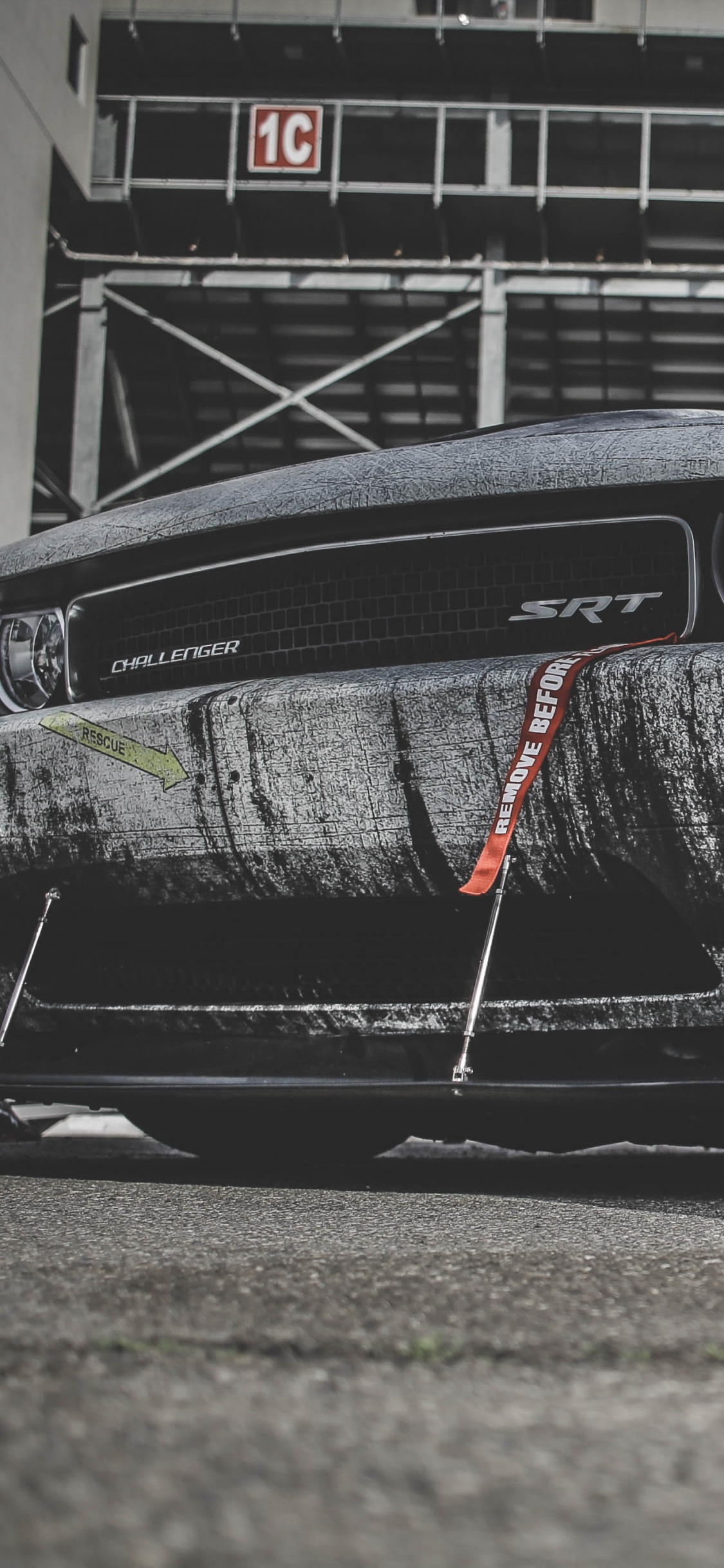 Ferrari Negro y Rojo f 1. Wallpaper in 1125x2436 Resolution