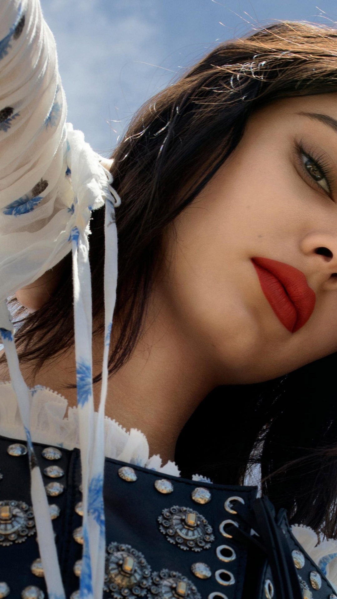 名人, 皮肤, 发型, 唇膏, 面部表情 壁纸 1080x1920 允许