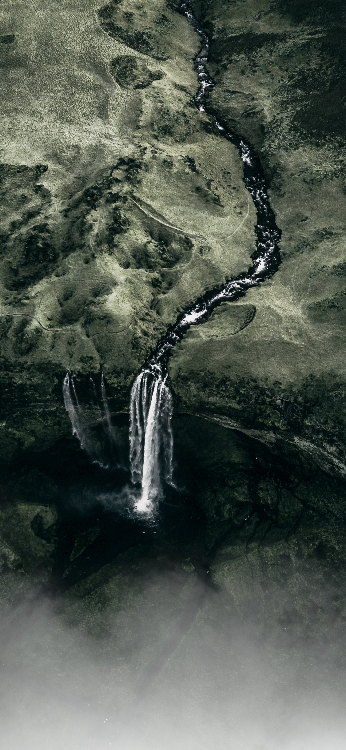 Wasser, Wasserressourcen, Wasserfall, Naturlandschaft, Wasserlauf. Wallpaper in 1125x2436 Resolution