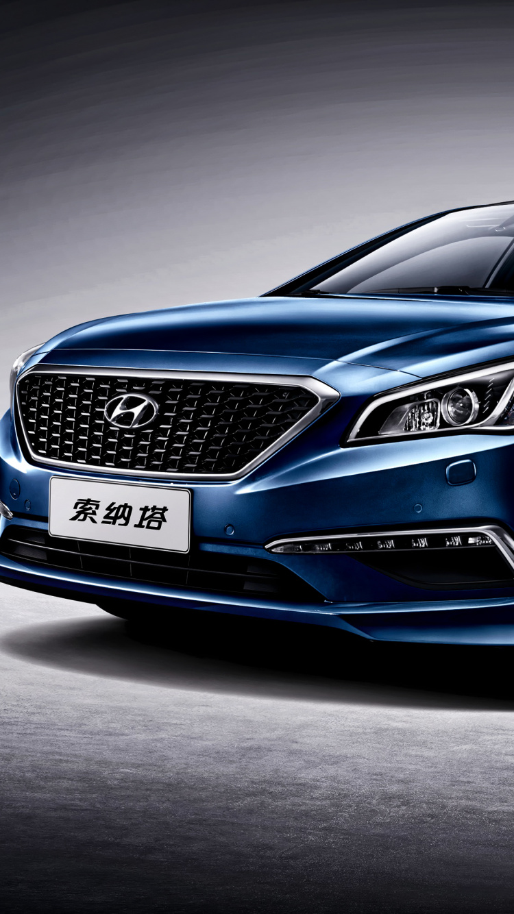 Graustufenfoto Von Audi a 4. Wallpaper in 750x1334 Resolution