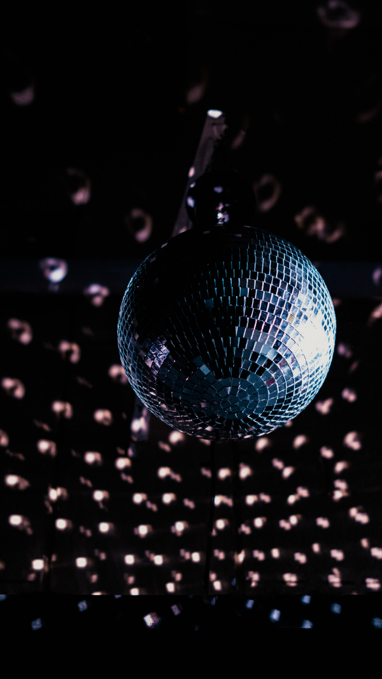 Wasser, Disco Ball, Close Up, Bokeh, Mitternacht. Wallpaper in 750x1334 Resolution