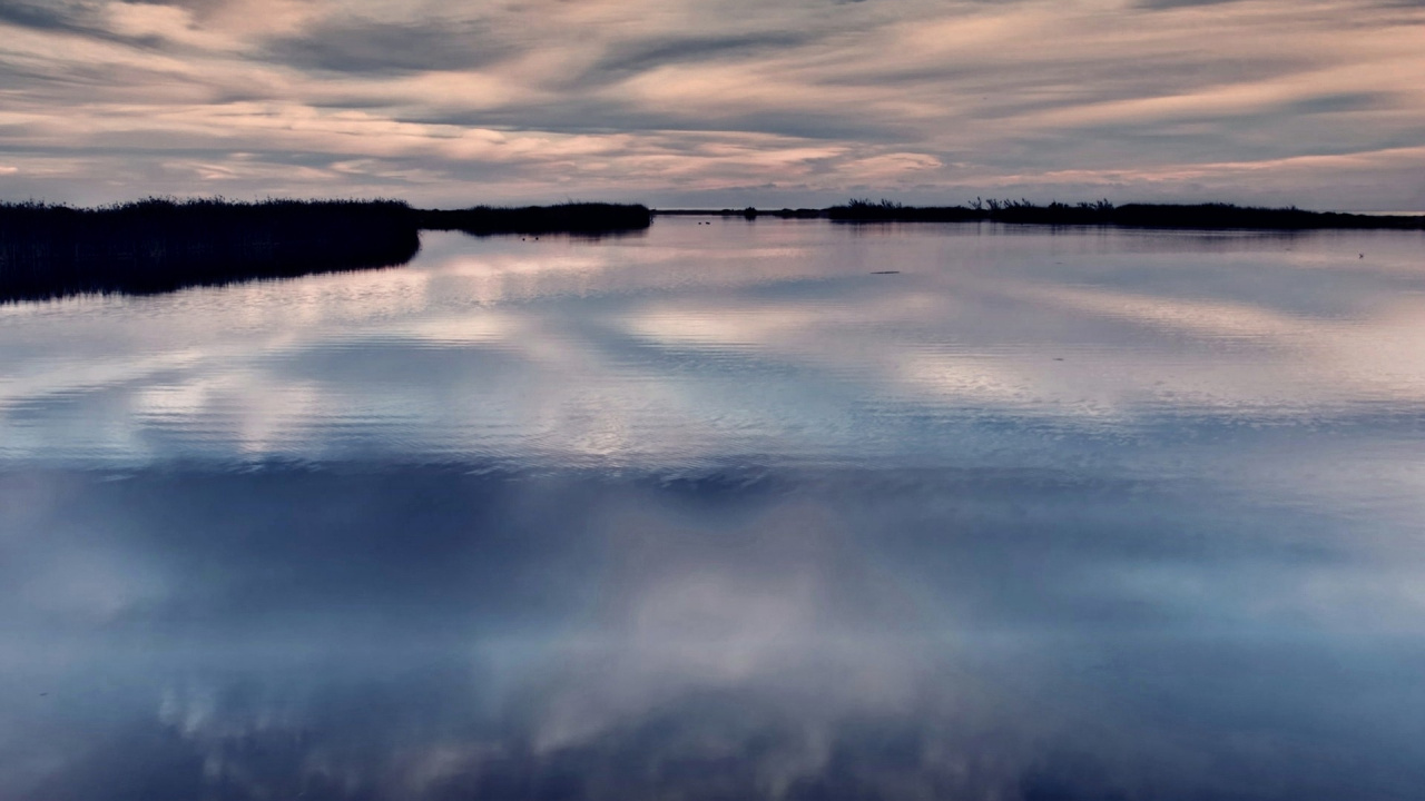 Body of Water Under Cloudy Sky During Daytime. Wallpaper in 1280x720 Resolution