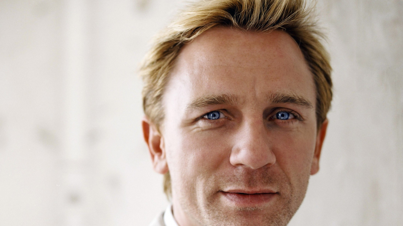 Daniel Craig, Front, Menton, L'homme, Sourire. Wallpaper in 1280x720 Resolution