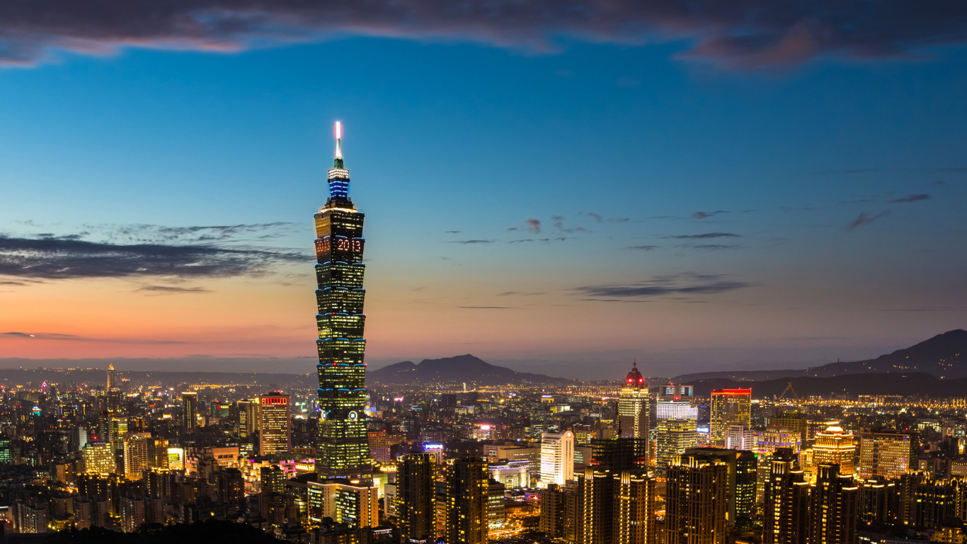 Horizonte de la Ciudad Durante la Noche. Wallpaper in 1366x768 Resolution