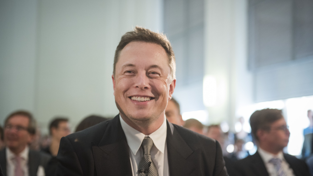 Elon Musk, Tesla Model S, SolarCity, Homme D'affaires, Sourire. Wallpaper in 1280x720 Resolution