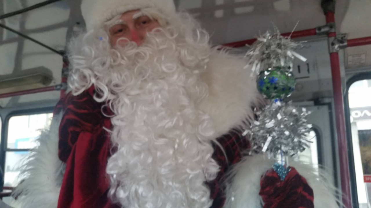 Santa Claus, Christmas Decoration, Facial Hair, Christmas, Ded Moroz. Wallpaper in 1280x720 Resolution